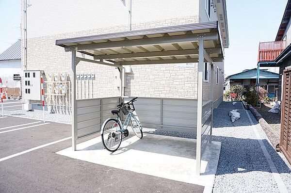 画像23:屋根付き自転車置き場