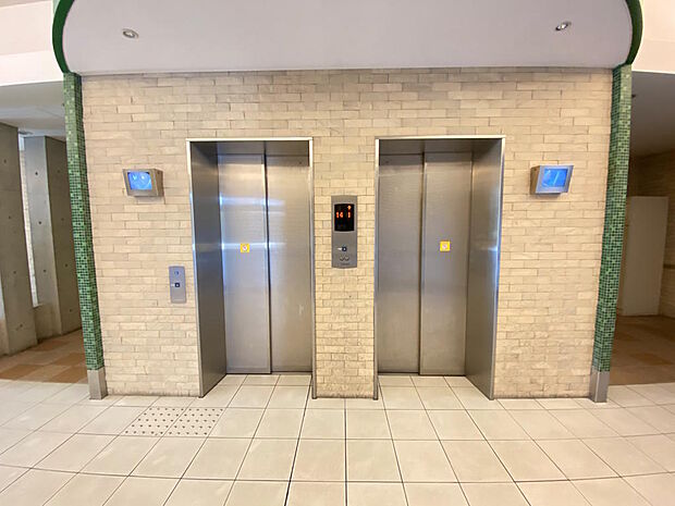 【エレベーター】エレベーターはエントランス内に２基、各階１０号室１１号室前付近に１基あります。ペットが一緒に乗れるのは１０号室１１号室前にあるエレベーターのみです◎動物が苦手な方も安心ですね。