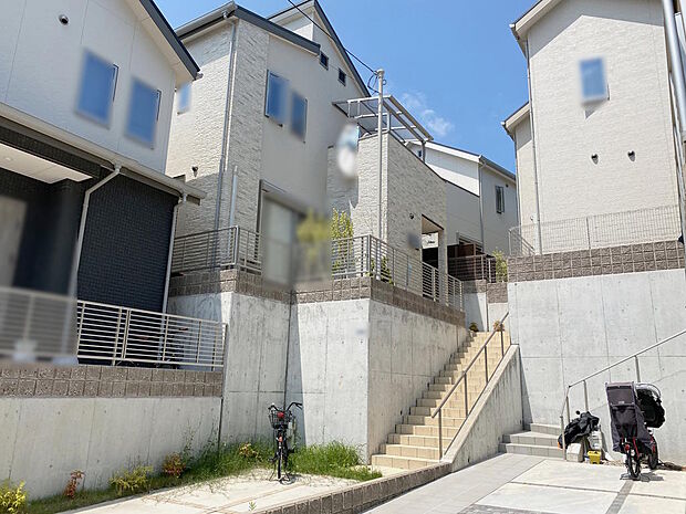 【外観】日本住宅保証検査機構による「JIO わが家の保険」により「構造耐力上主要な部分」及び「雨水の侵入を防止する部分」の基本的な性能を満たさない場合１０年間の瑕疵担保責任に基づき無料で補修されます