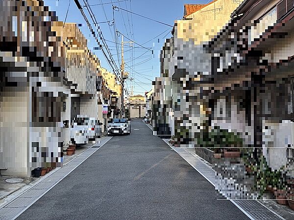 物件前面道路は、幅員約4．6mです。閑静な住宅街で落ち着いた暮らしが叶います。