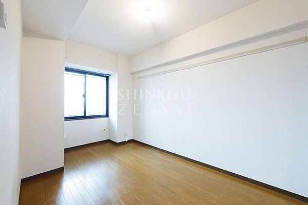 洋室(2)　約5.7帖