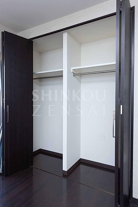 洋室(2)　クローゼット　＊同タイプ参考写真