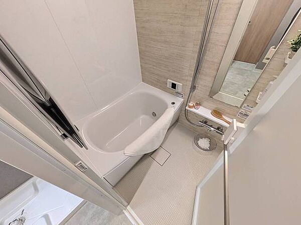 1日の疲れを癒すくつろぎのバスルーム。換気機能付きなのでお風呂のカビ予防にもなります＾＾