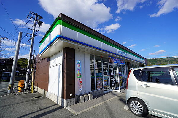 ファミリーマート　筑紫野吉木