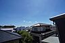 周辺：目の前に日差しを遮る建物がないので、日当たり＆風通し良好です＾＾心地よい自然の光や風を感じることができ、ほどよく開放感のある空間がつくれます。
