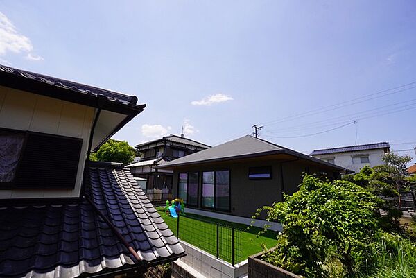 目の前に日差しを遮る建物がないので、日当たり＆風通し良好です＾＾
