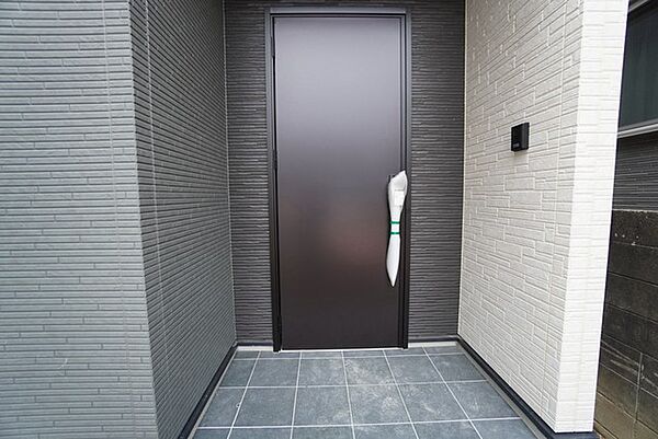 玄関を拡大表示