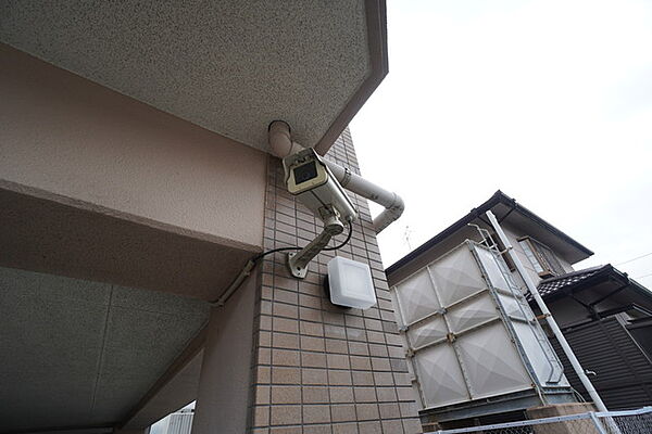 敷地内に監視カメラ完備。トラブル・犯罪の抑止効果があり、防犯性アップ。セキュリティ充実、安心のできる暮らしをご提供致します。
