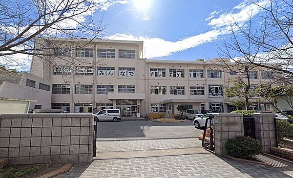 吉塚中学校