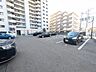 その他：敷地内に駐車場を備えており、日々の車利用がスムーズ＾＾敷地内に駐車場あります。5，000～9，450円/月。空き状況はお問い合わせください＾＾