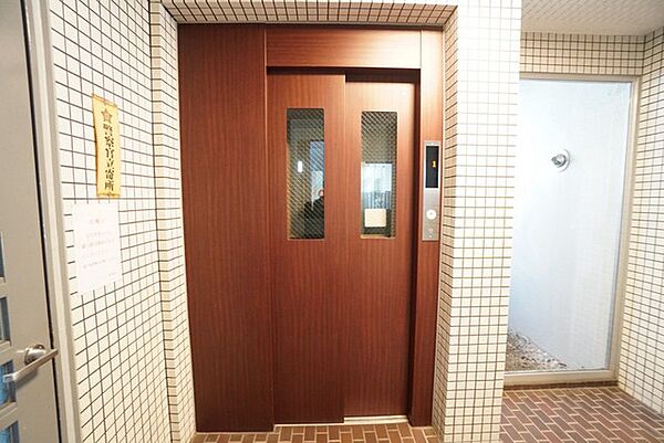 エレベーター完備で、毎日の移動もスムーズ。重い荷物やベビーカーの利用も安心です。買い物帰りなどに、上階でもラクに移動できますね＾＾