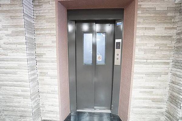 エレベーター完備で、毎日の移動もスムーズ。重い荷物やベビーカーの利用も安心です。買い物帰りなどに、上階でもラクに移動できますね＾＾
