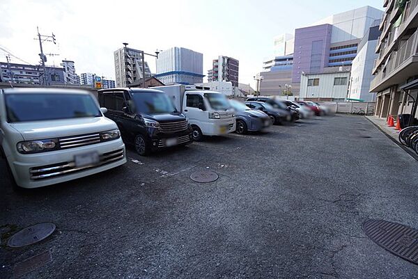 敷地内に駐車場あります＾＾ 月額（15，000円）最新の空き状況についてはお問い合わせください。