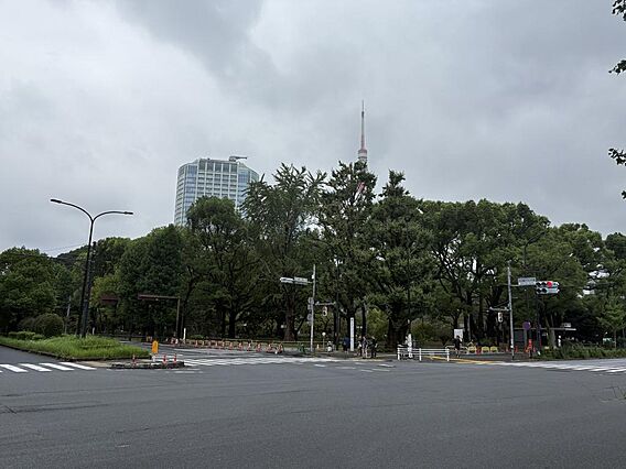本物件より徒歩...
