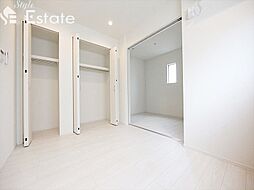 近鉄名古屋線 烏森駅 徒歩4分の賃貸アパート 3階1DKのリビング/ダイニング