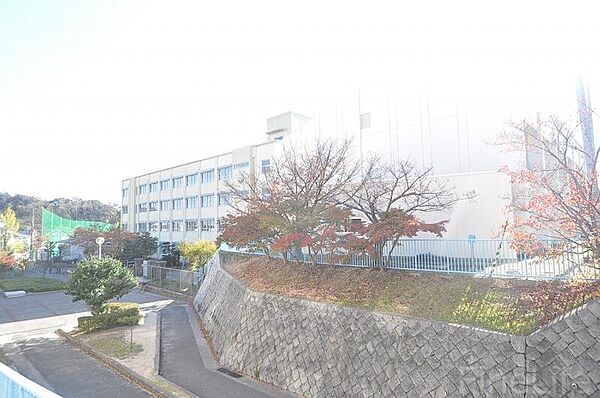 画像28:神戸市立高倉中学校 1392m