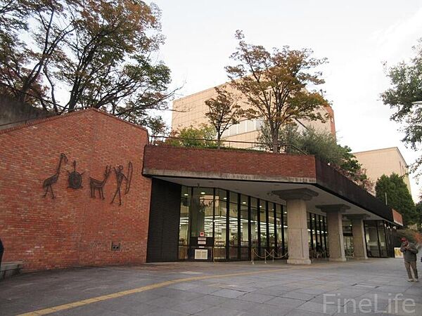 画像28:神戸市立中央図書館 856m