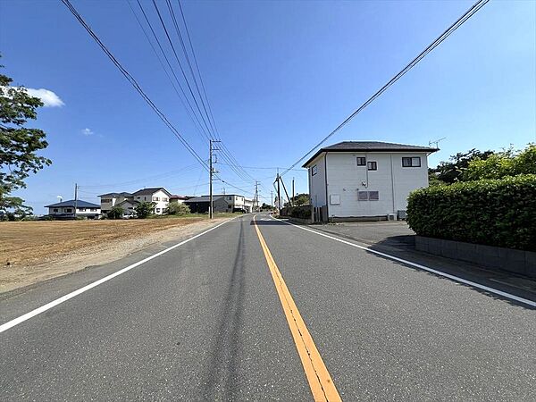 前面道路（西側）