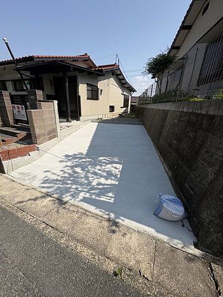 駐車場　こちらに1台可