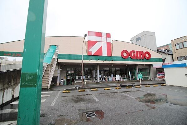 画像24:オギノ朝日店2320m
