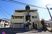 金手駅より徒歩10分 築35年5ヶ月 3階建の賃貸物件