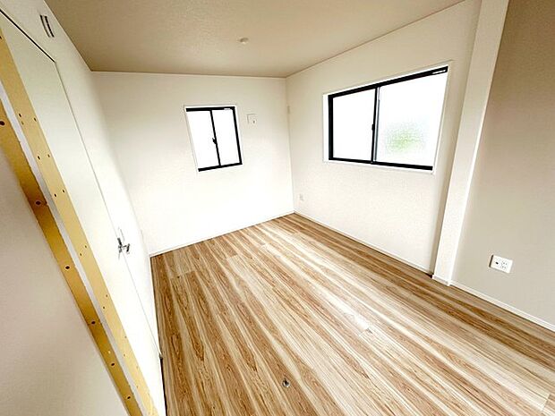 洋室7.7帖＋4.5帖