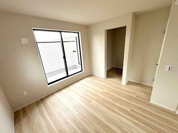 洋室7.7帖＋4.5帖