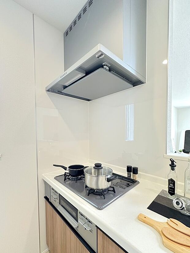 レンジフード&3口コンロ