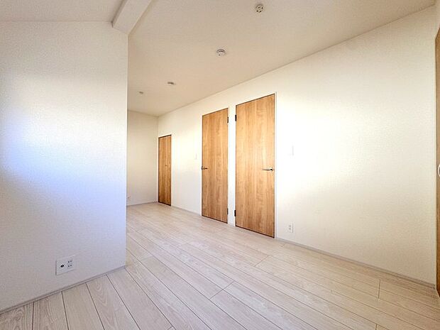 洋室4.5帖＋4.25帖