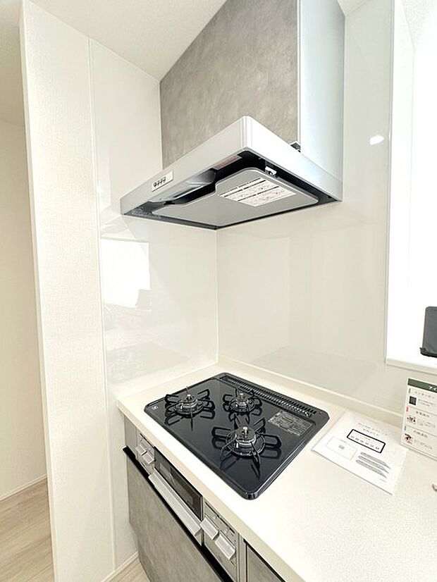 レンジフード&3口コンロ