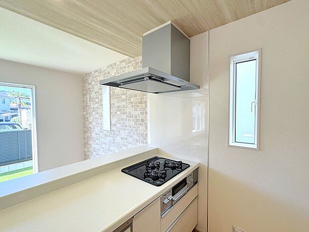 レンジフード&3口コンロ