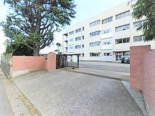 千葉市立大木戸小学校(1300m)