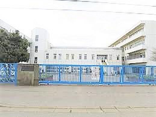 四街道市立四街道北中学校(700m)