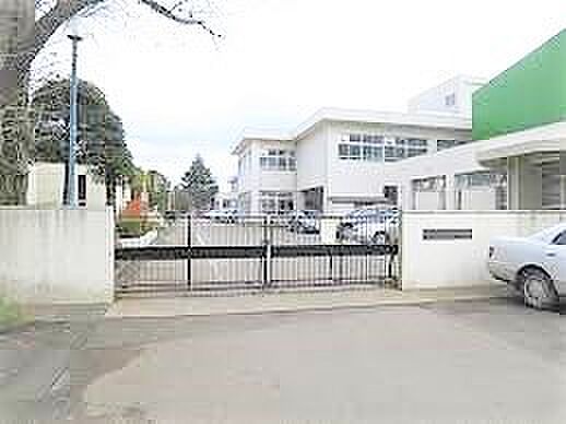 四街道市立大日小学校（1300m）