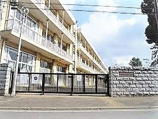 千葉市立誉田小学校(920m)