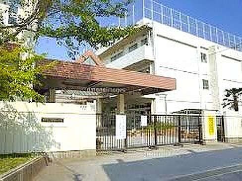 市川市立稲荷木小学校（600m）