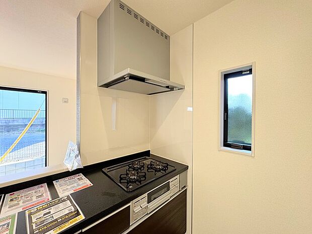 レンジフード&3口コンロ