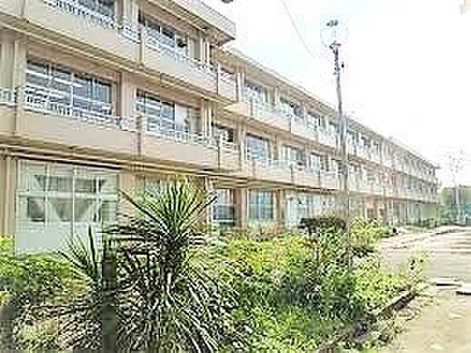 千葉市立花園小学校(650m)