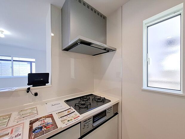 レンジフード&3口コンロ