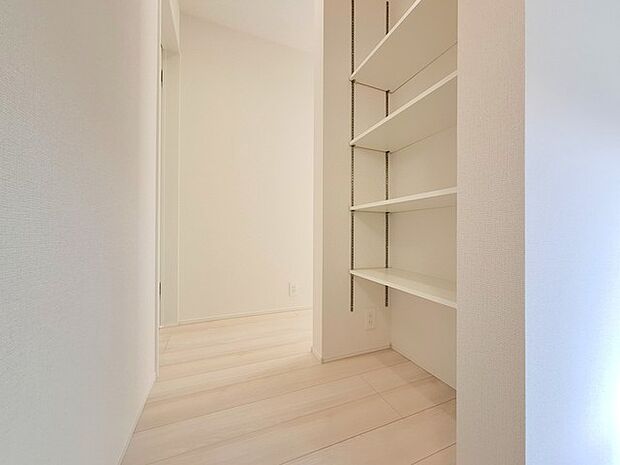 2階廊下 可動棚