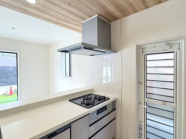 レンジフード&3口コンロ