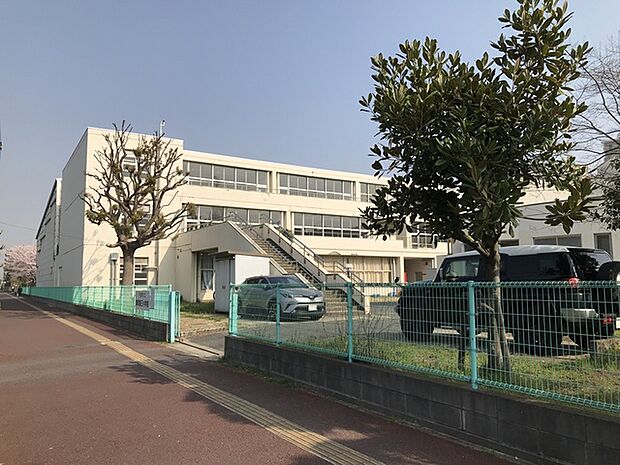 千葉市立幸町第三小学校(600m)