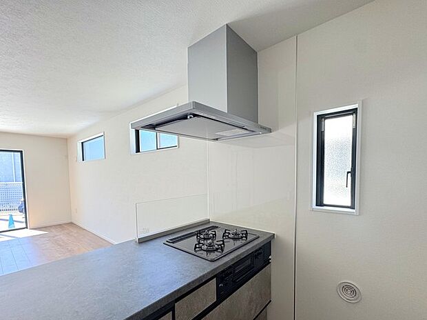 レンジフード&3口コンロ