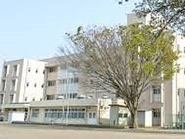 千葉市立北貝塚小学校(750m)