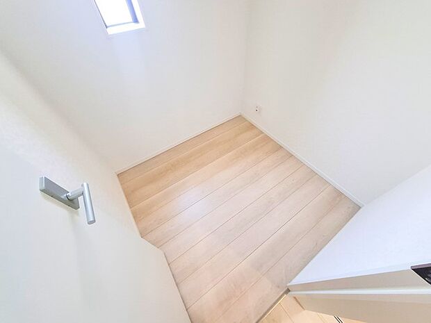 ストックルーム（2帖）