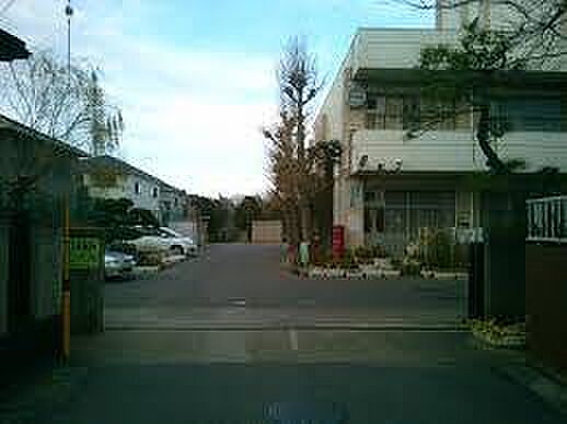 船橋市立丸山小学校（726m）