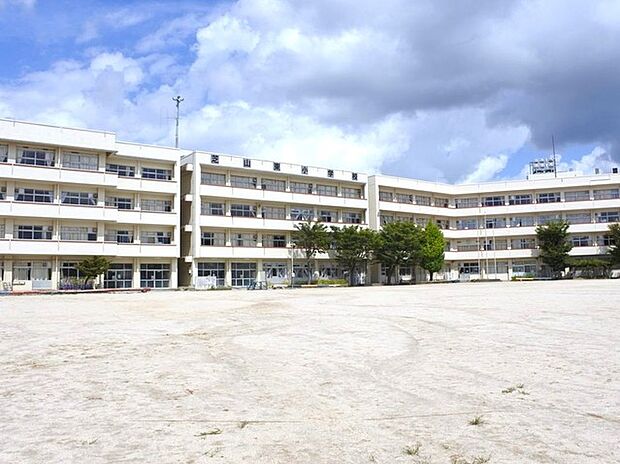 船橋市立芝山東小学校(550m)