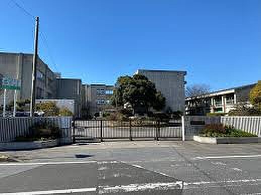 市原市立若葉中学校(270m)