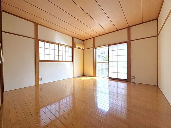 洋室8帖