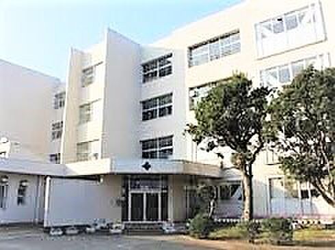 千葉市立千城台東小学校(192m)